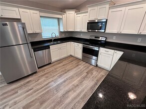 274 W Glenhaven Dr in Citrus Springs, FL - Building Photo - Building Photo
