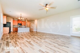 405 Eva St in Moncks Corner, SC - Foto de edificio - Building Photo