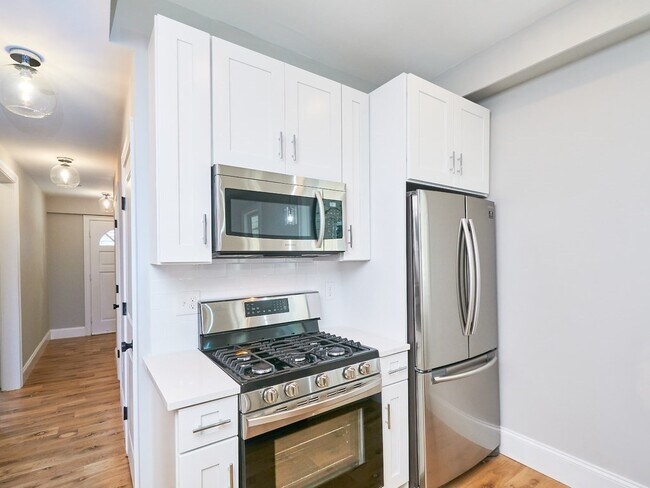 1114 Saratoga St in Boston, MA - Building Photo - Building Photo