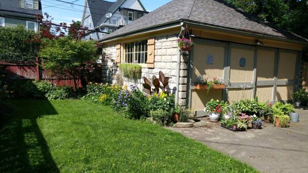 734 Auburn Ave in Buffalo, NY - Building Photo