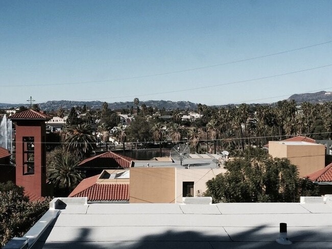 834 Laguna Ave, Unit 3/4 in Los Angeles, CA - Building Photo - Building Photo