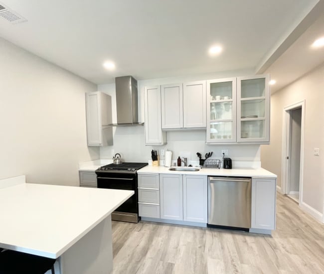 23 Newport St, Unit 2