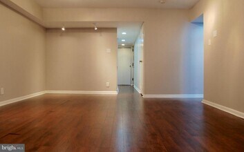 2405 I St NW in Washington, DC - Building Photo - Building Photo