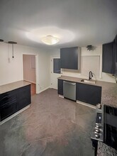 1346 Eason St NW in Atlanta, GA - Foto de edificio - Building Photo