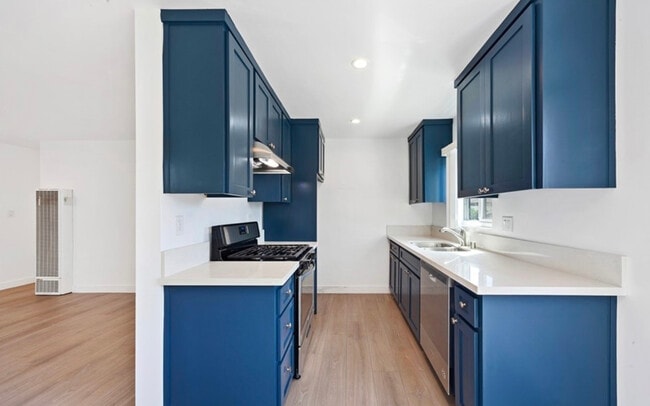 Grand Avenue Apartments in Long Beach, CA - Building Photo - Building Photo