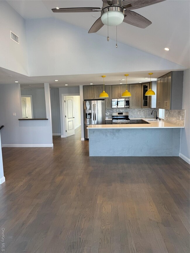 90 E Hudson St in Long Beach, NY - Building Photo - Building Photo