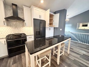 8764 Coffman Path in Inver Grove Heights, MN - Foto de edificio - Building Photo