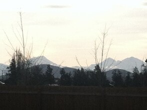 2212 NE Arapahoe Ct in Redmond, OR - Building Photo - Building Photo