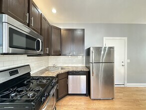 4452 N Sheridan Rd, Unit M08H in Chicago, IL - Building Photo - Building Photo