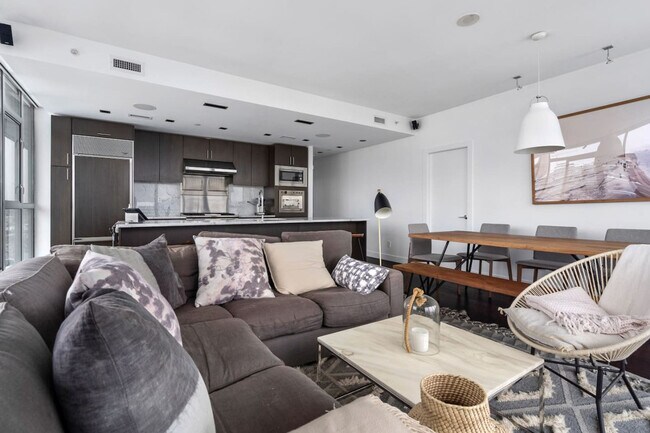 717-221 Union St in Vancouver, BC - Building Photo - Building Photo