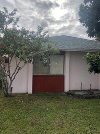 663 White Water Dr in West Palm Beach, FL - Building Photo - Building Photo