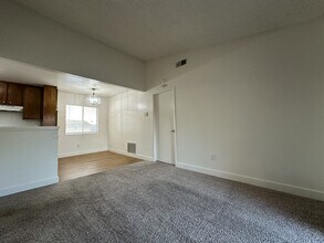 3706 Lytle Creek Loop in Ontario, CA - Foto de edificio - Building Photo