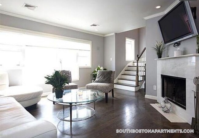 329 West 4th St. in Boston, MA - Building Photo - Building Photo