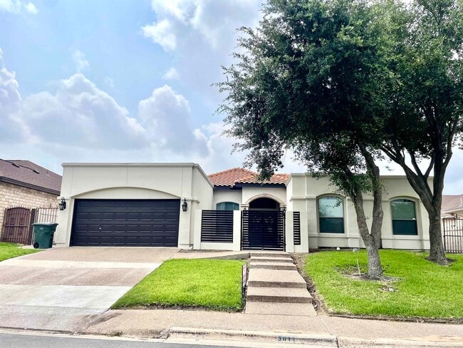 property at 3811 Sandcliff Dr
