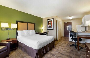 Furnished Studio-Des Moines - Urbandale in Urbandale, IA - Building Photo - Building Photo