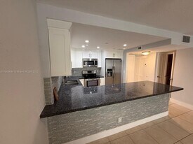 1801 S Ocean Dr in Hallandale Beach, FL - Building Photo