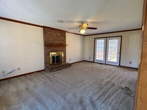 3202 Stonypointe Dr in Greensboro, NC - Building Photo - Building Photo