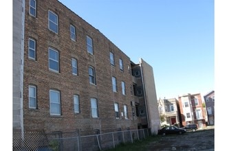 1807 S St Louis in Chicago, IL - Foto de edificio - Building Photo