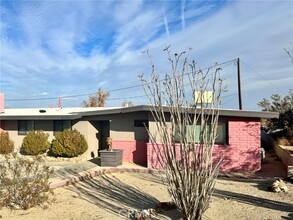 5673 Skyview Ln in Twentynine Palms, CA - Building Photo - Building Photo