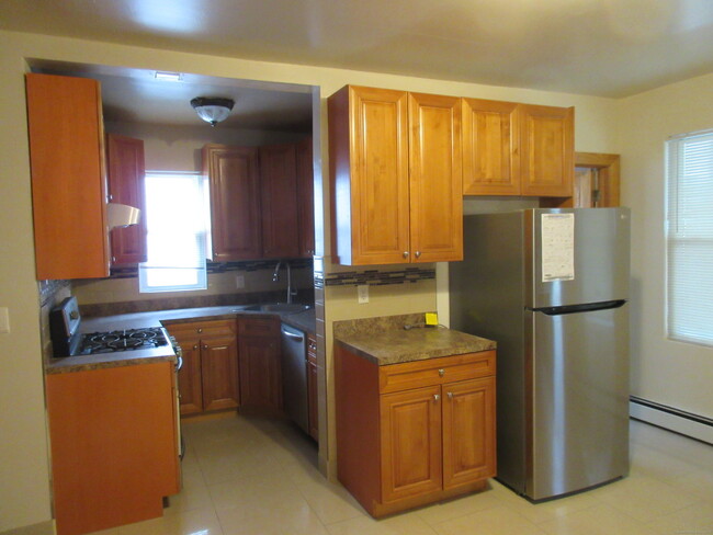 83 Myrtle Ave in Ansonia, CT - Building Photo - Building Photo