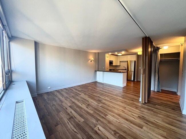 2800 N Lake Shore Dr in Chicago, IL - Building Photo - Building Photo