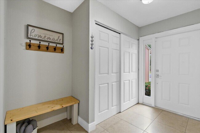 62 Maplecrest Cir in Jupiter, FL - Foto de edificio - Building Photo