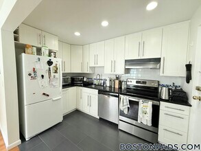 135 Inman St, Unit 8 in Cambridge, MA - Building Photo - Building Photo