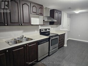 14 Ann Louise Crescent in Markham, ON - Building Photo - Building Photo