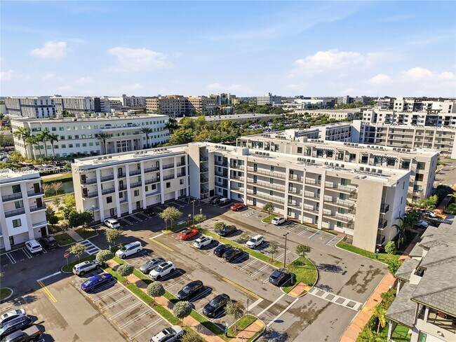 8265 NW 41st St in Doral, FL - Building Photo - Building Photo