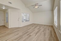 10322 Mist Ln in Houston, TX - Building Photo - Building Photo