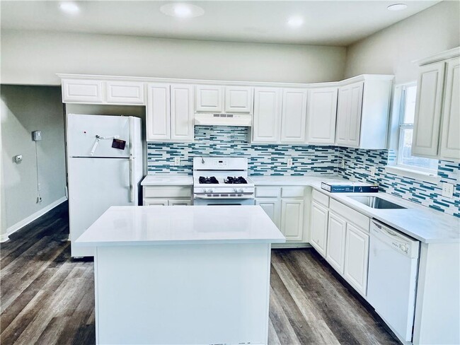 7509 Lazy Creek Dr in Austin, TX - Building Photo - Building Photo