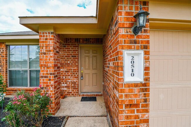 20510 Hawkins Manor Ln in Katy, TX - Foto de edificio - Building Photo