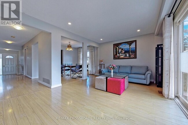 79 Dragoon Crescent in Toronto, ON - Building Photo - Building Photo