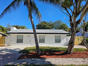 1464 SW 26th Ave in Fort Lauderdale, FL - Building Photo - Building Photo