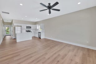 319 Turnpike Rd in Andover, KS - Building Photo