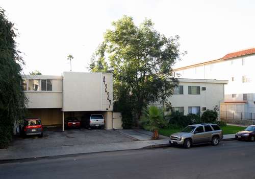 4245 Longridge Ave in Studio City, CA - Foto de edificio