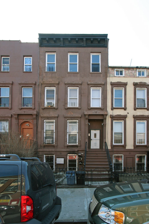 804 Lafayette Ave in Brooklyn, NY - Building Photo