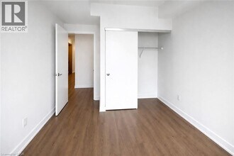 25 Wellington St S in Kitchener, ON - Building Photo - Building Photo