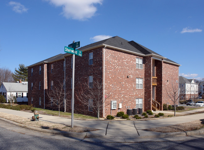 Spartan Square Apartments in Greensboro, NC - Building Photo - Building Photo