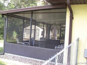 9282 N Citrus Springs Blvd in Citrus Springs, FL - Foto de edificio - Building Photo
