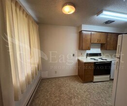 1037 SW Puff Ln in College Place, WA - Building Photo - Building Photo