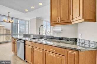 400 S Broad St in Philadelphia, PA - Building Photo - Building Photo