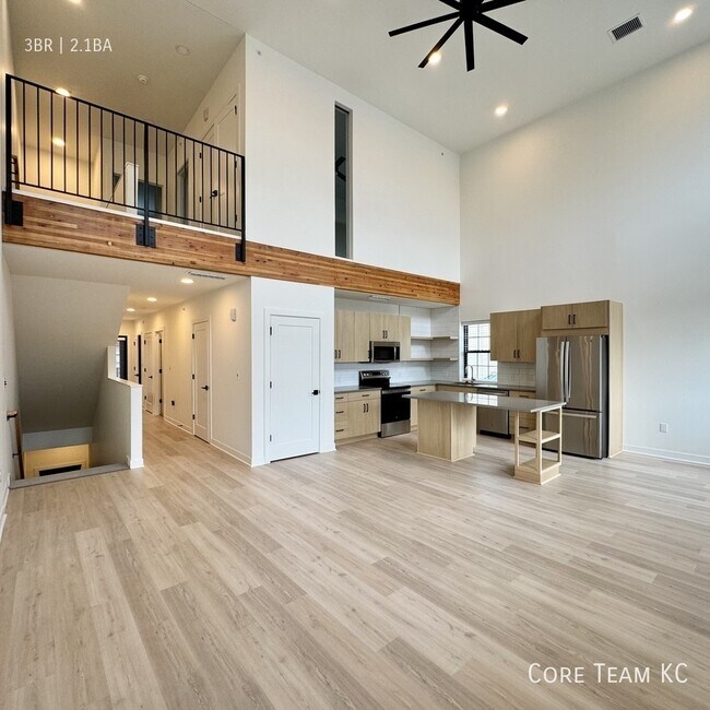 2913 N Oak Trafficway in North Kansas City, MO - Building Photo - Building Photo