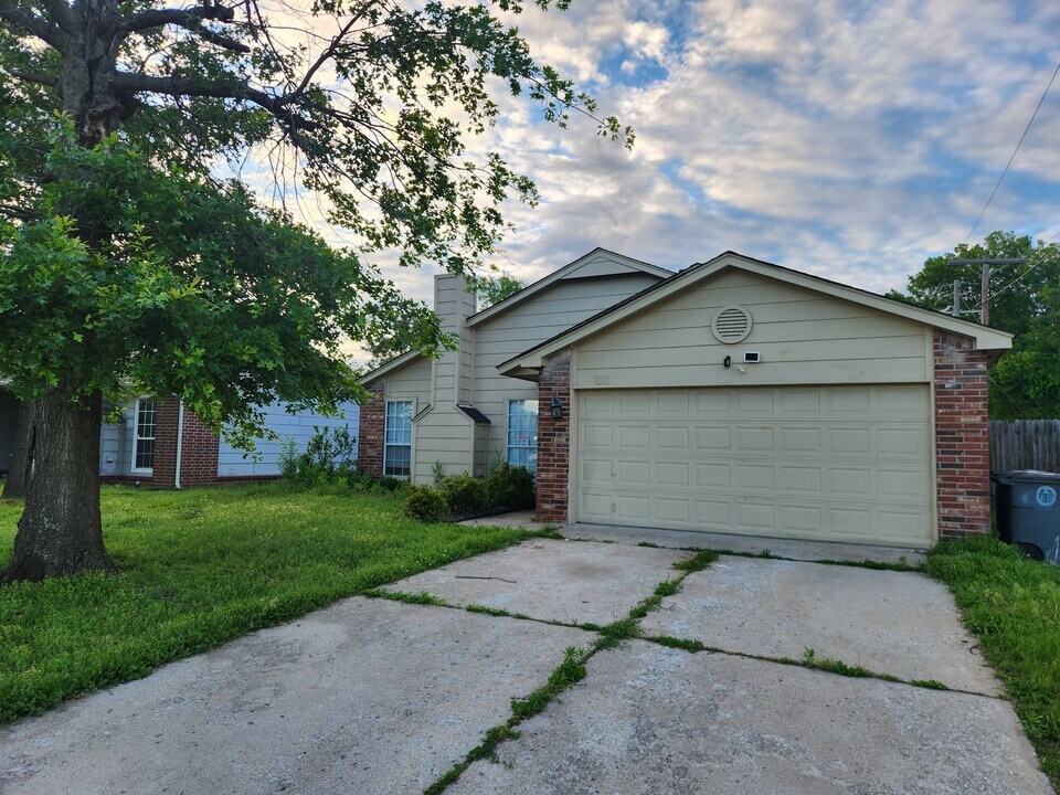 1111 E 63rd St in Tulsa, OK - Foto de edificio