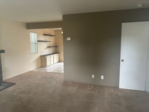 627 Central Ave in Buellton, CA - Building Photo - Building Photo