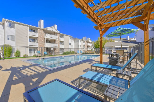 Ascent Apartments in Denver, CO - Foto de edificio - Building Photo