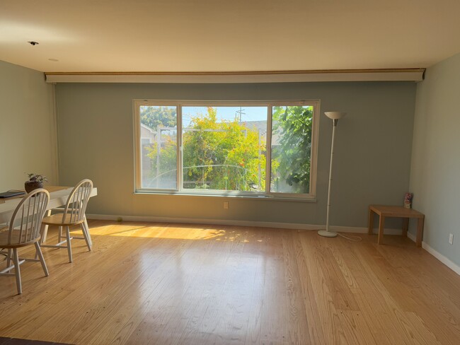 property at 945 Evergreen Ave