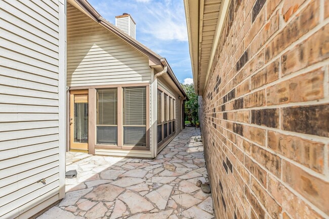 property at 18242 Vinland Dr