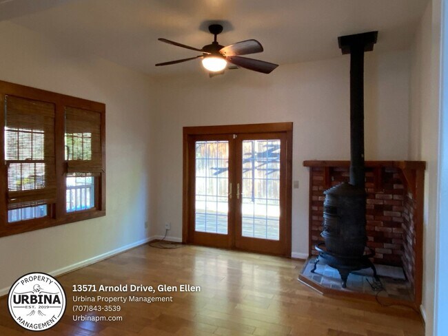 13571 Arnold Dr in Glen Ellen, CA - Building Photo - Building Photo