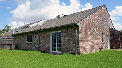 18143 Forest Cedars Dr in Houston, TX - Building Photo - Building Photo